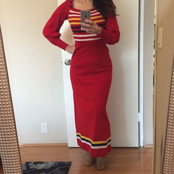 Gorgeous Italian-made, vintage/unique, femme and form-fitting red dress - Picture 7 of 12